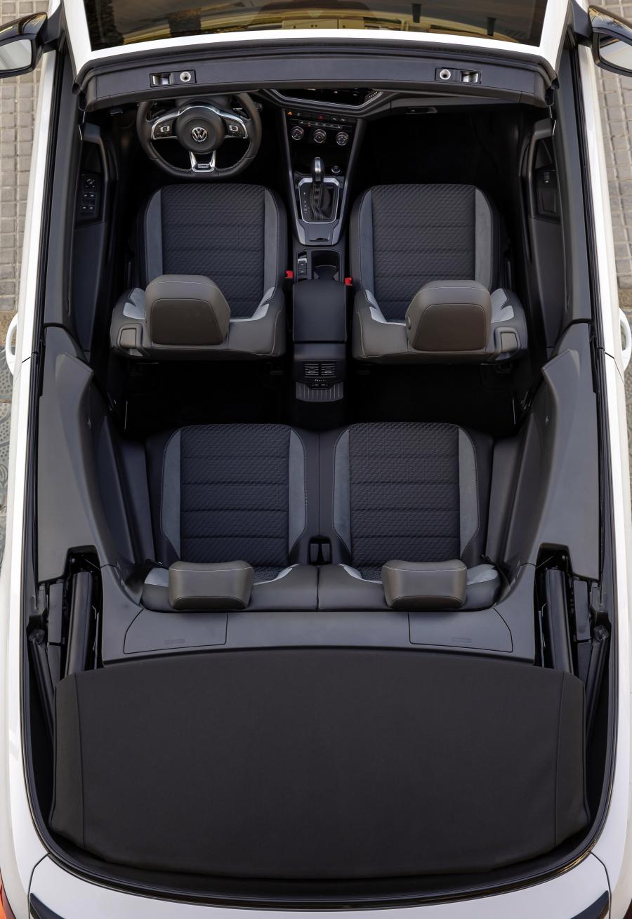 Интерьер Volkswagen T-Roc Cabriolet R-Line 2019 года  (WW) (фото 120 из 137)